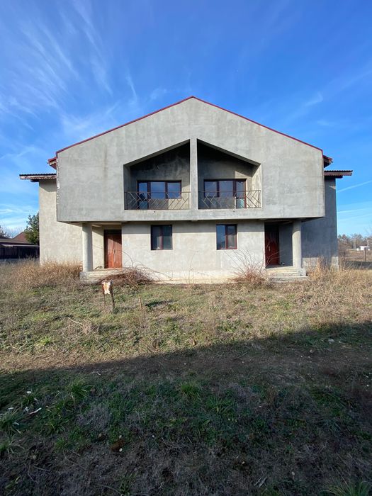 Casa single la gri - P+1E, 169 mp, Casa Duplex Sp+P+M, 180 mp.