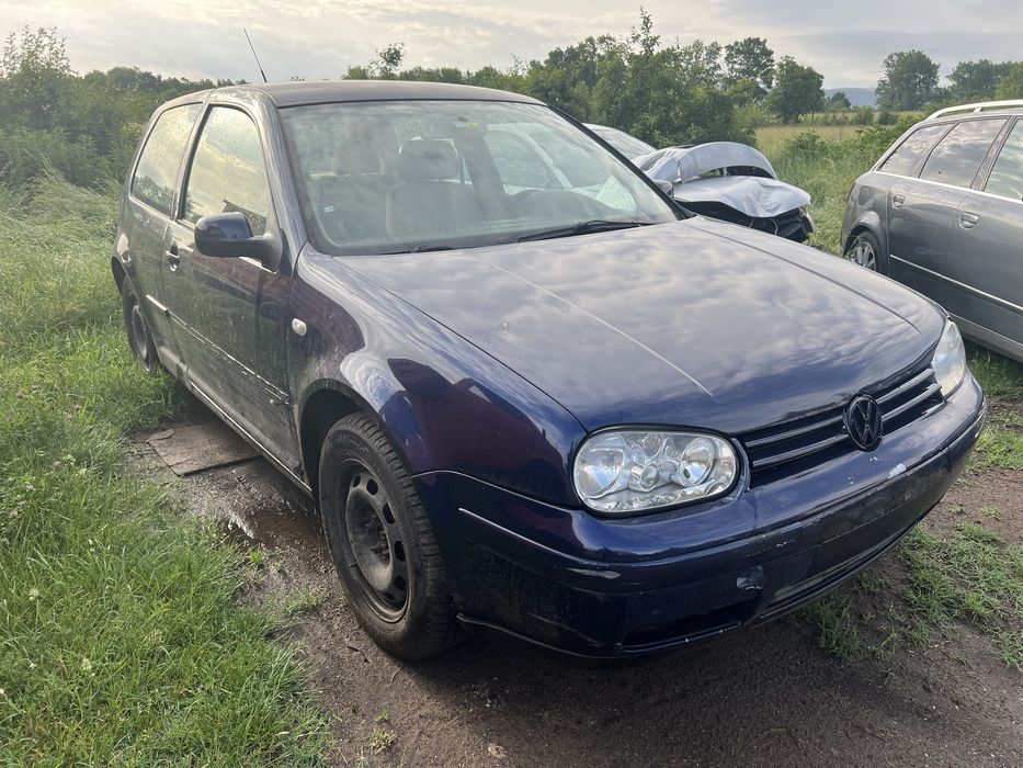 VW Golf 4 1,6 16V 105к.с 2002г НА ЧАСТИ