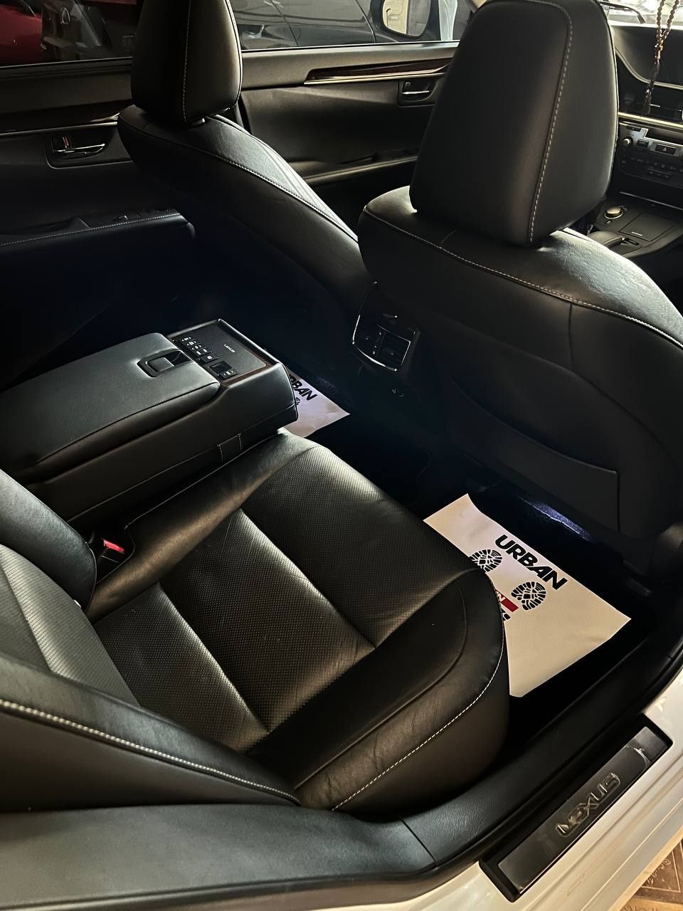 Lexus ES 250 год выпуска 2015