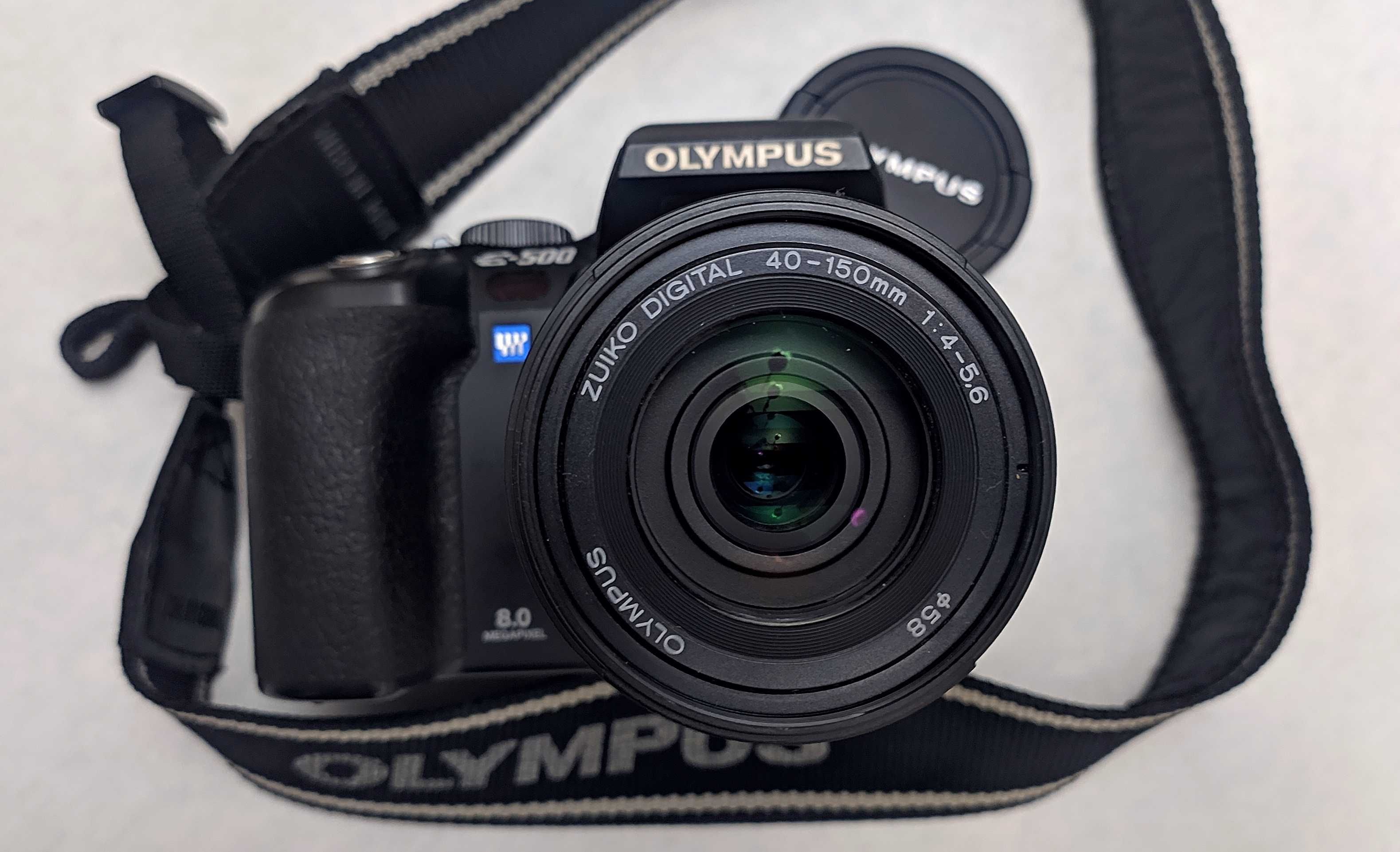 Olympus E500 cu obiectiv