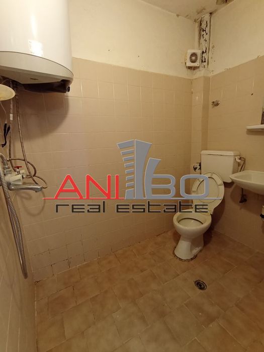 Продава се Тристаен апартамент в Варна, Левски - 82 кв.м за 2561 €/кв.м - Снимка #11