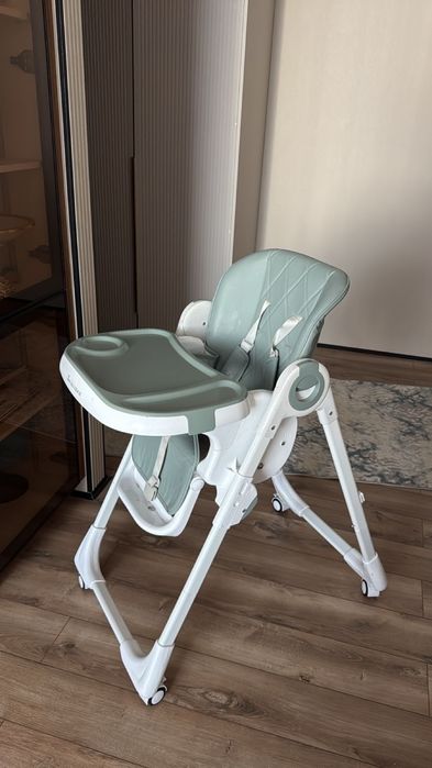 Продается кормящий стол б/у в хорошем состоянии.