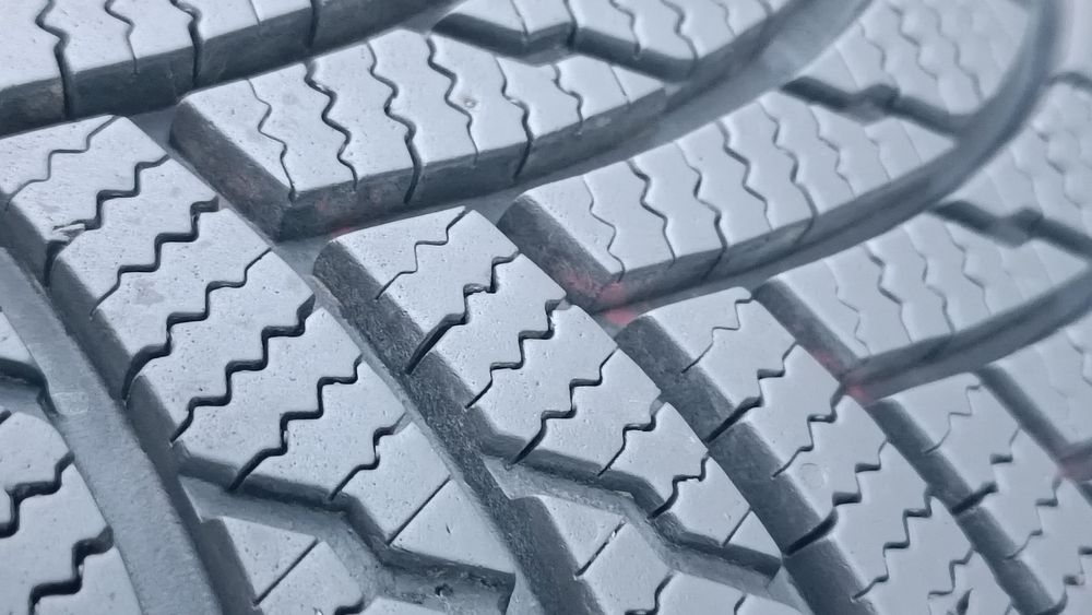 215/55/18 Firestone, dot22