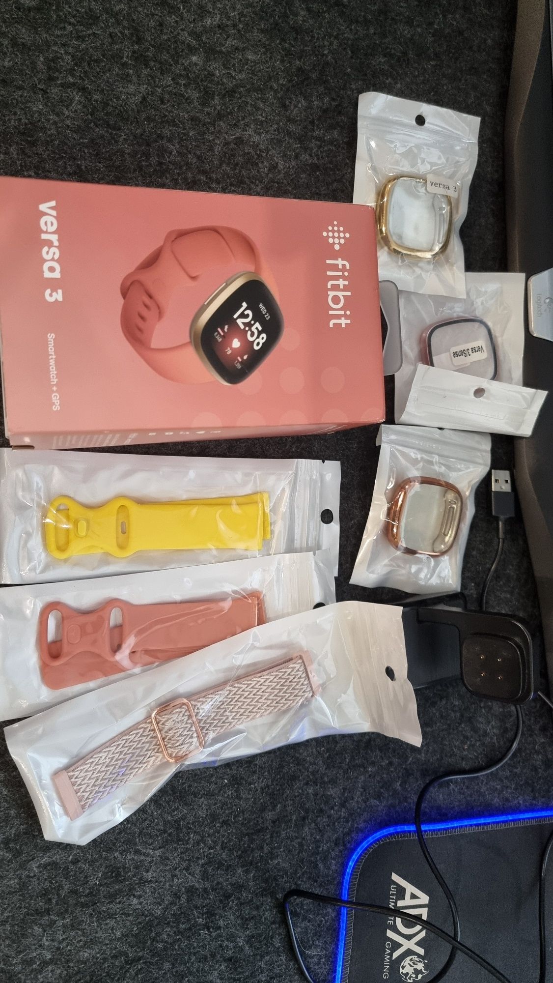Fitbit Versa 3 самрт часовник