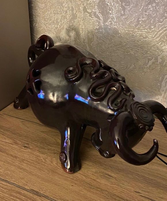 Керамическая фигура быка