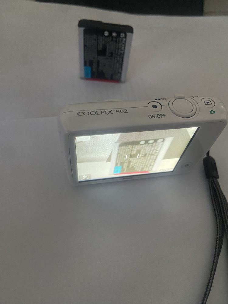 Nikon Nikon Coolpix S02 13 Mpx,3x zoom optical,full 1080 HD