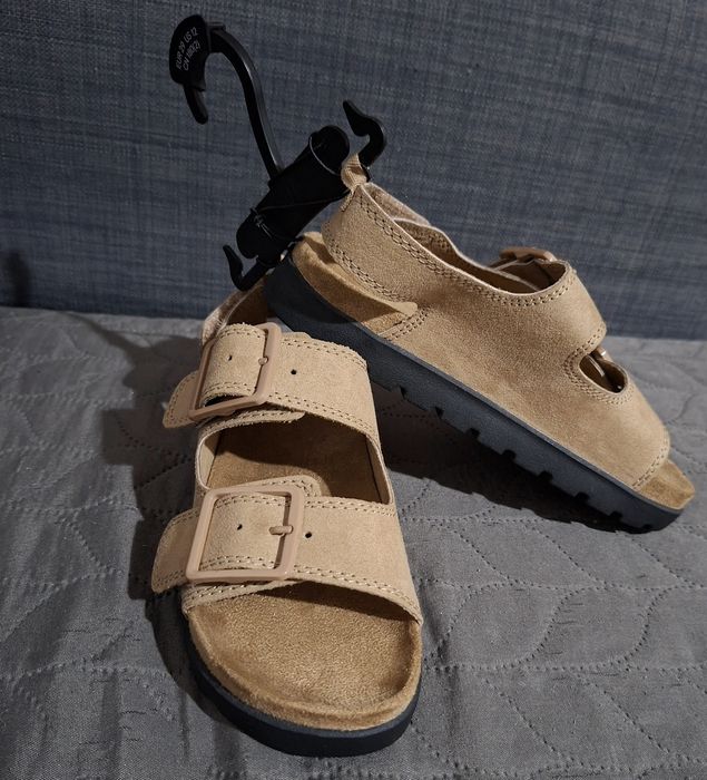 Sandale H&M noi cu eticheta