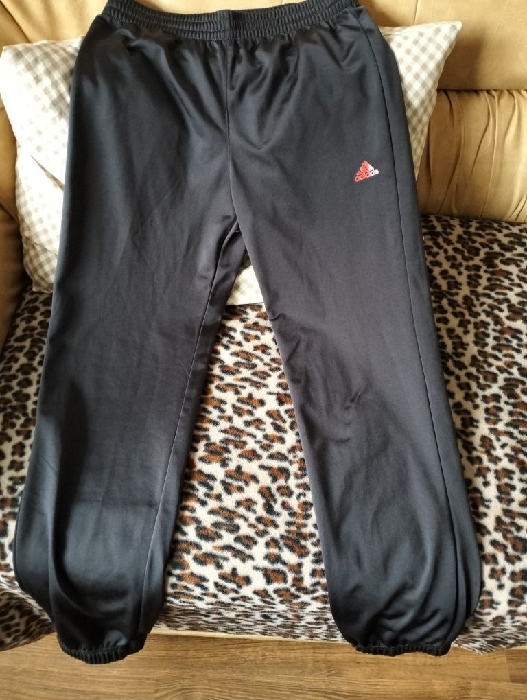 Pantaloni Adidas noi(Produs original).