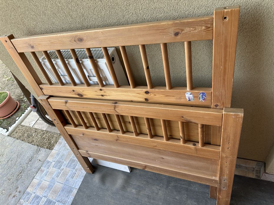 Pat din lemn masiv cu saltea din burete cu husa detasabila