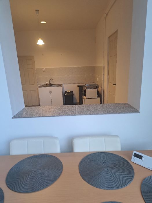 Inchiriez parter casa