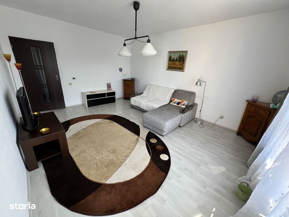 Garsoniera decomandata,bucatarie,baie, hol, zona Selimbar