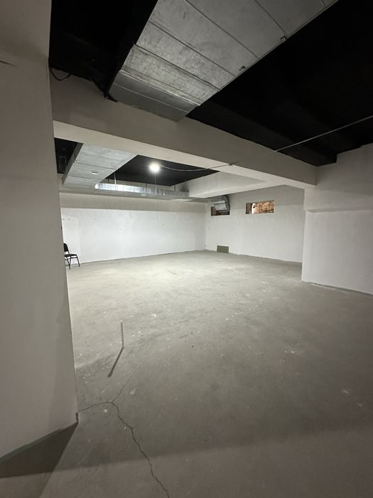 Срочно !!! Срочно!!! Продаётся полуподвал под бизнес Комер пред.