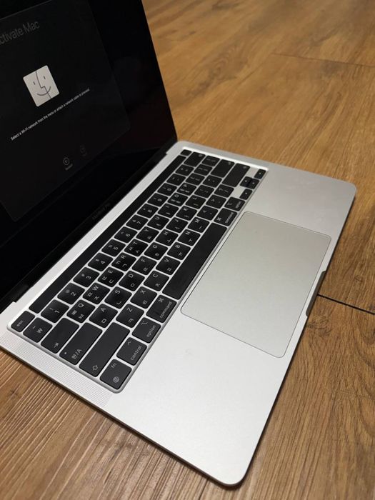Macbook pro M1 Holadi chotki