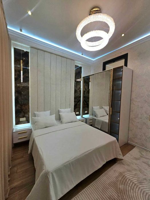 Продам 3-х комнатную в ЖК класса люкс.Чиланзар Ц кв-л.метро М.Улугбек