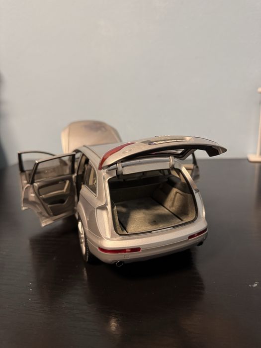Vand macheta Audi Q7 Kyosho 1/18