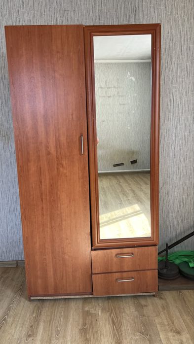 Продам спальную гарнитуру