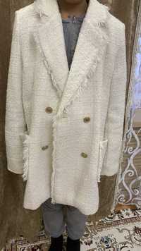 Твидовый белый пиджак
