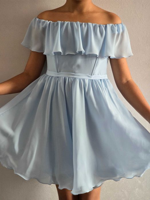 Нежное голубое платье
