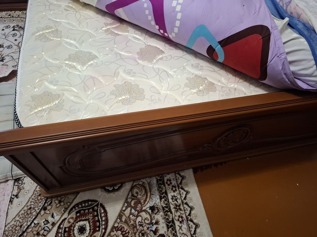 Spalniy divan mebel