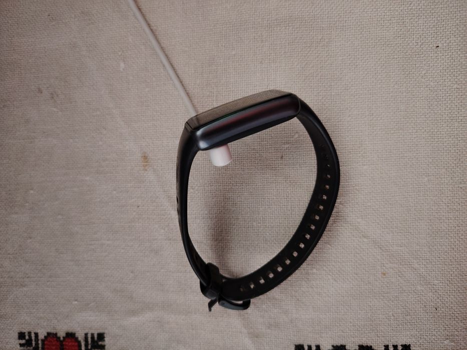 Продава Huawei band 6