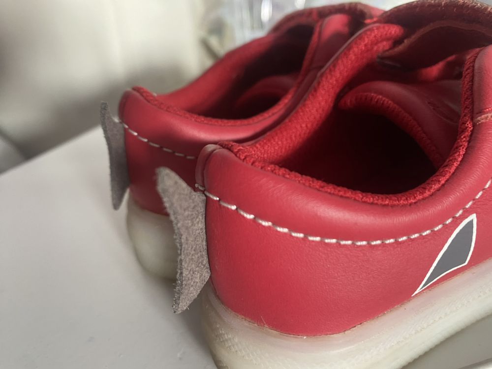 Incaltaminte clarks piele cu lumini nr 24