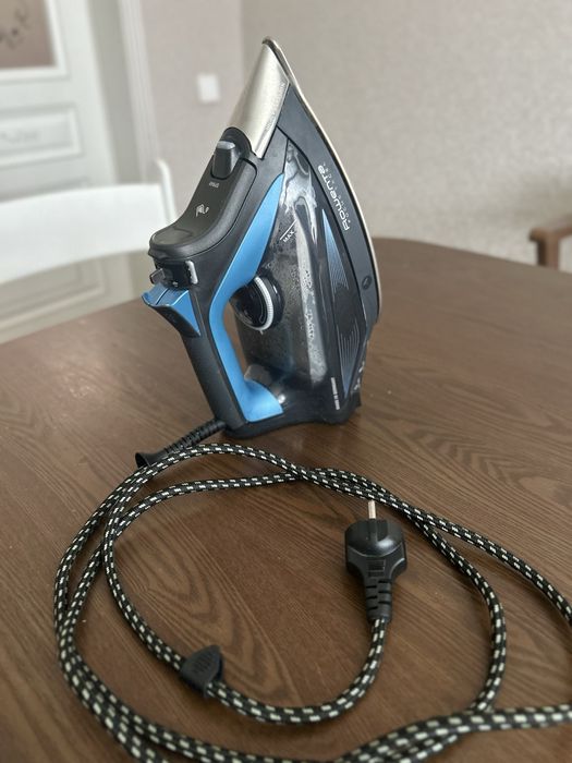 Продам утюг от бренда Rowenta