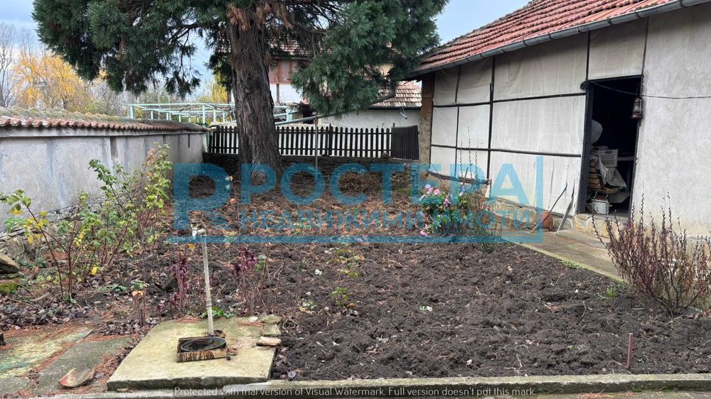 Тухлена Къща в с. Момино