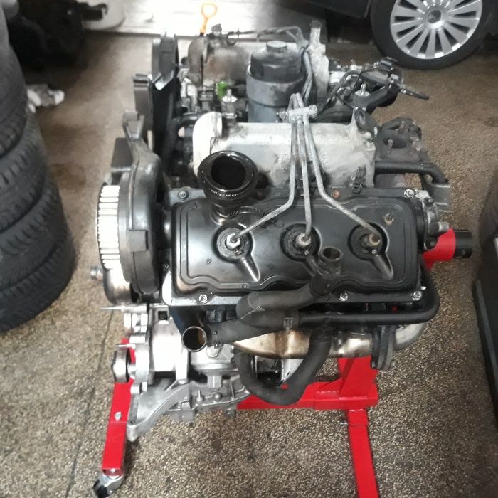 Motor cu injectoare volkswagen vw passat b5.5 V6 TDI cod motor AKN 150