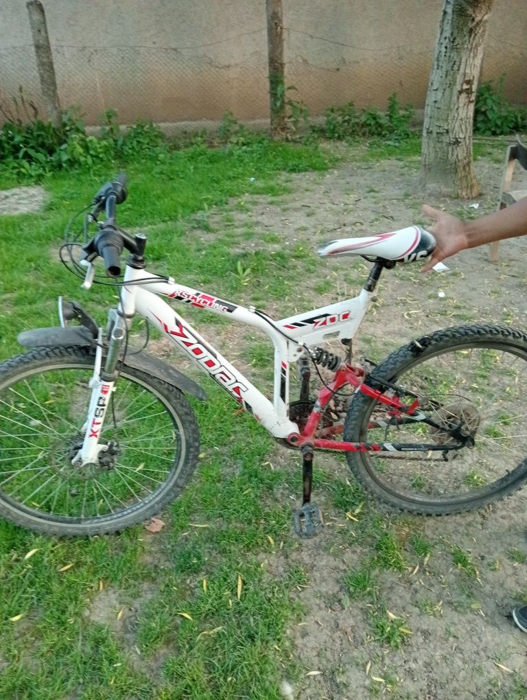 Vand biciclete foarte bun