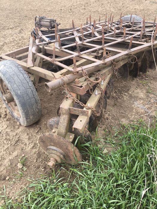 Disc pe roti cu 7 taleri pe baterie