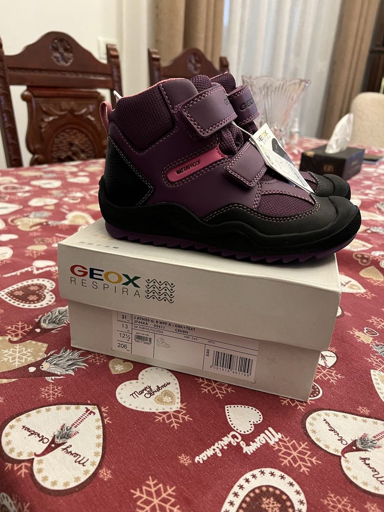 Ghetute fete geox impermeabile marimea 31