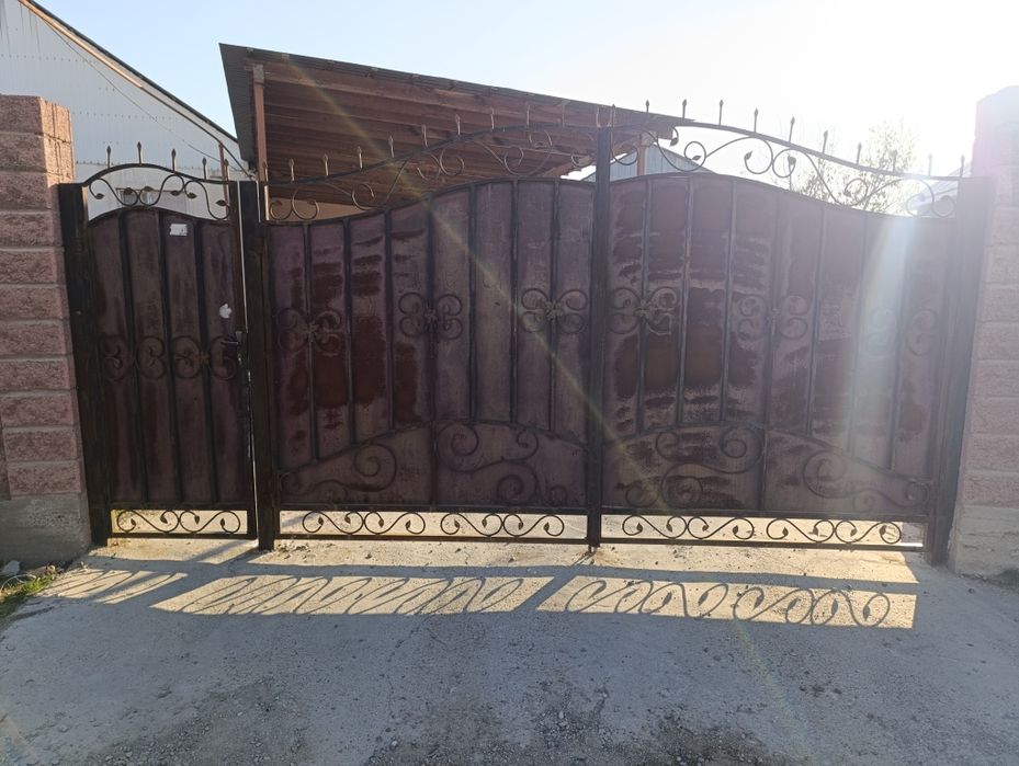 Варота бу размер 4.5*2.5