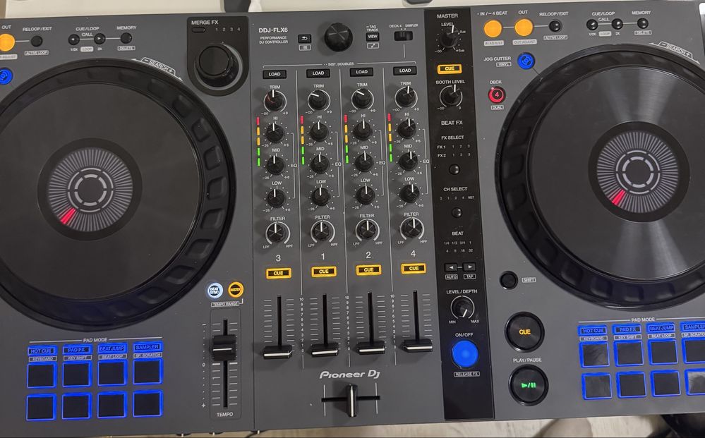 Pioneer “DDJ FLX-6”