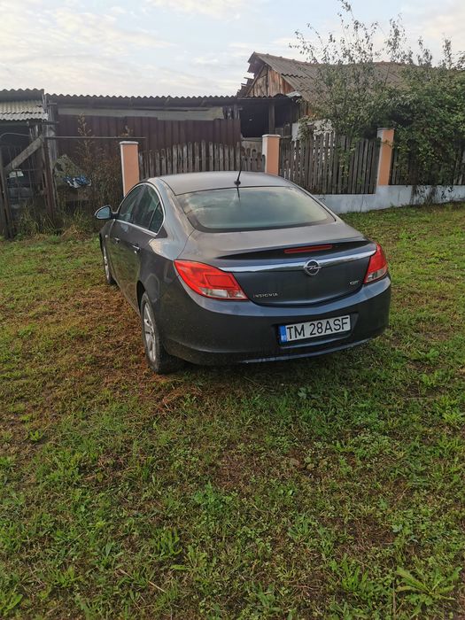 Vând Opel insignia