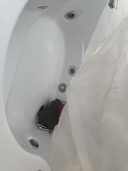 Продам джакузи, полностью в рабочем и хорошем состоянии, с мотором