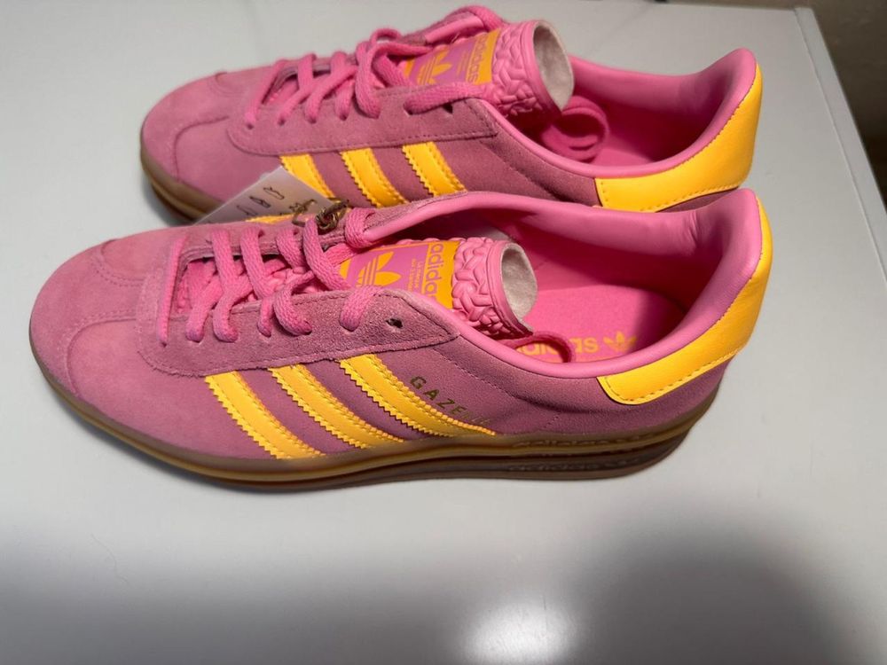 Adidas обувь новые, привезли из США, размер 38, торг есть