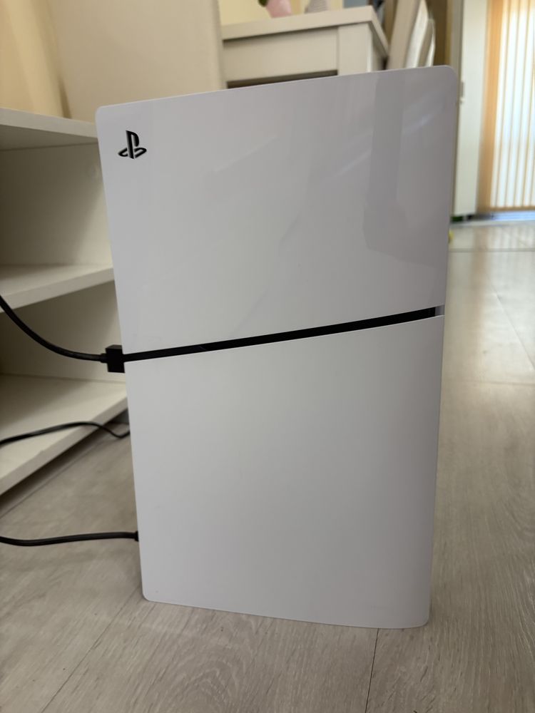 Продавам PlayStation 5