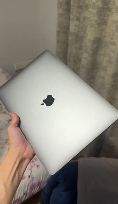 MacBook Pro 13-inch 2020 TouchBar