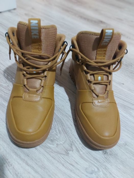 Adidasi nike  (path mif winter maro caramel 9.5)