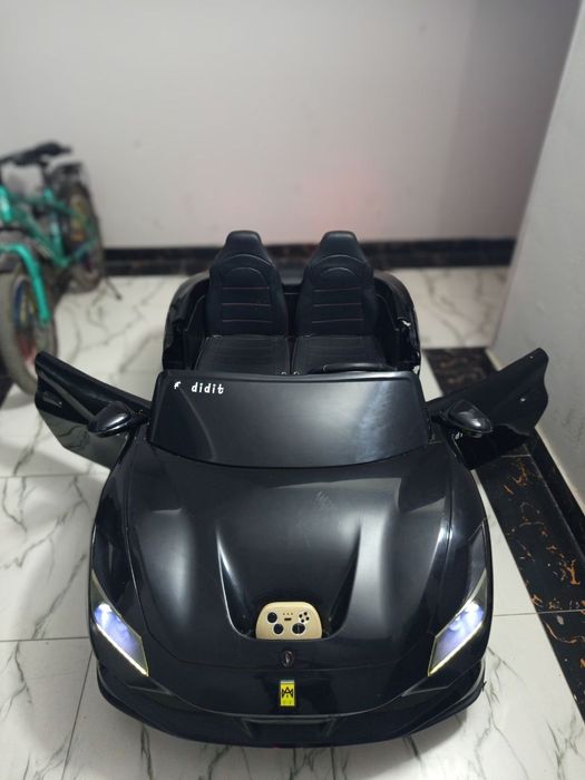 Ferari f8 bolalar mashinasi