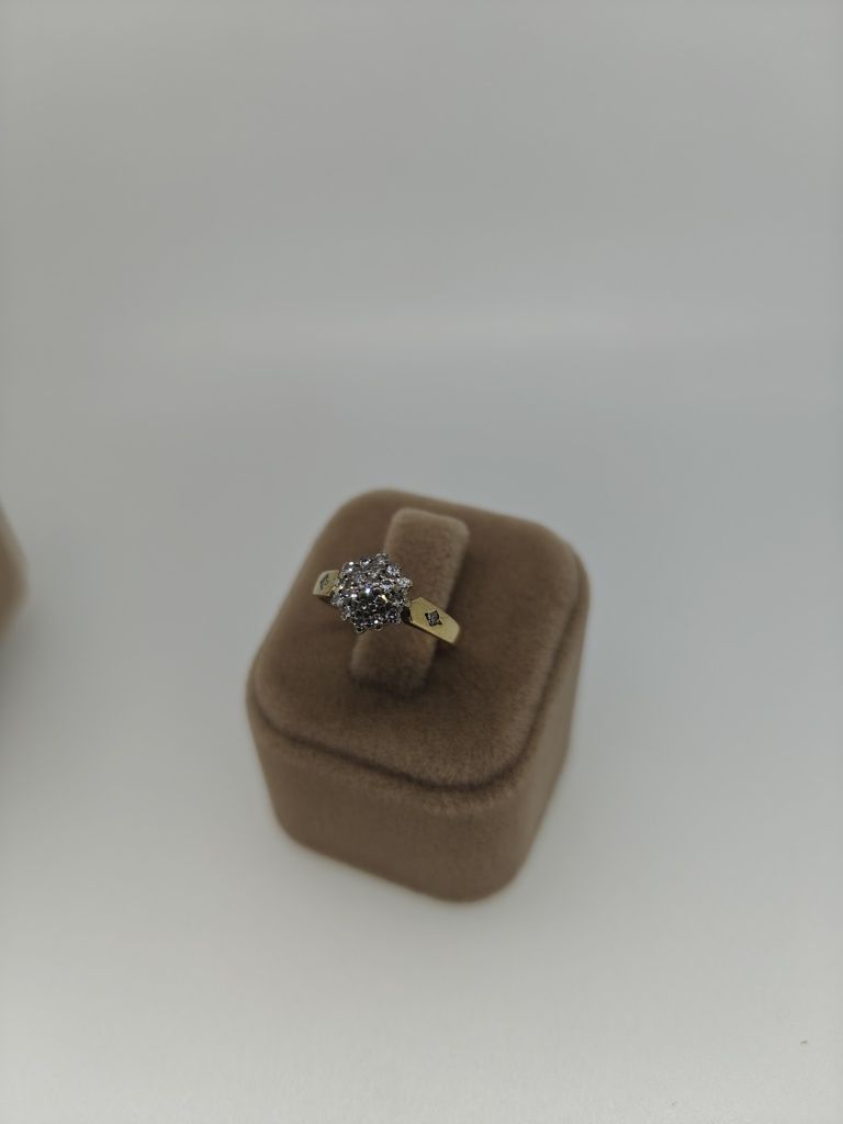 Inel aur 9k 2.23gr cu diamante naturale (r)