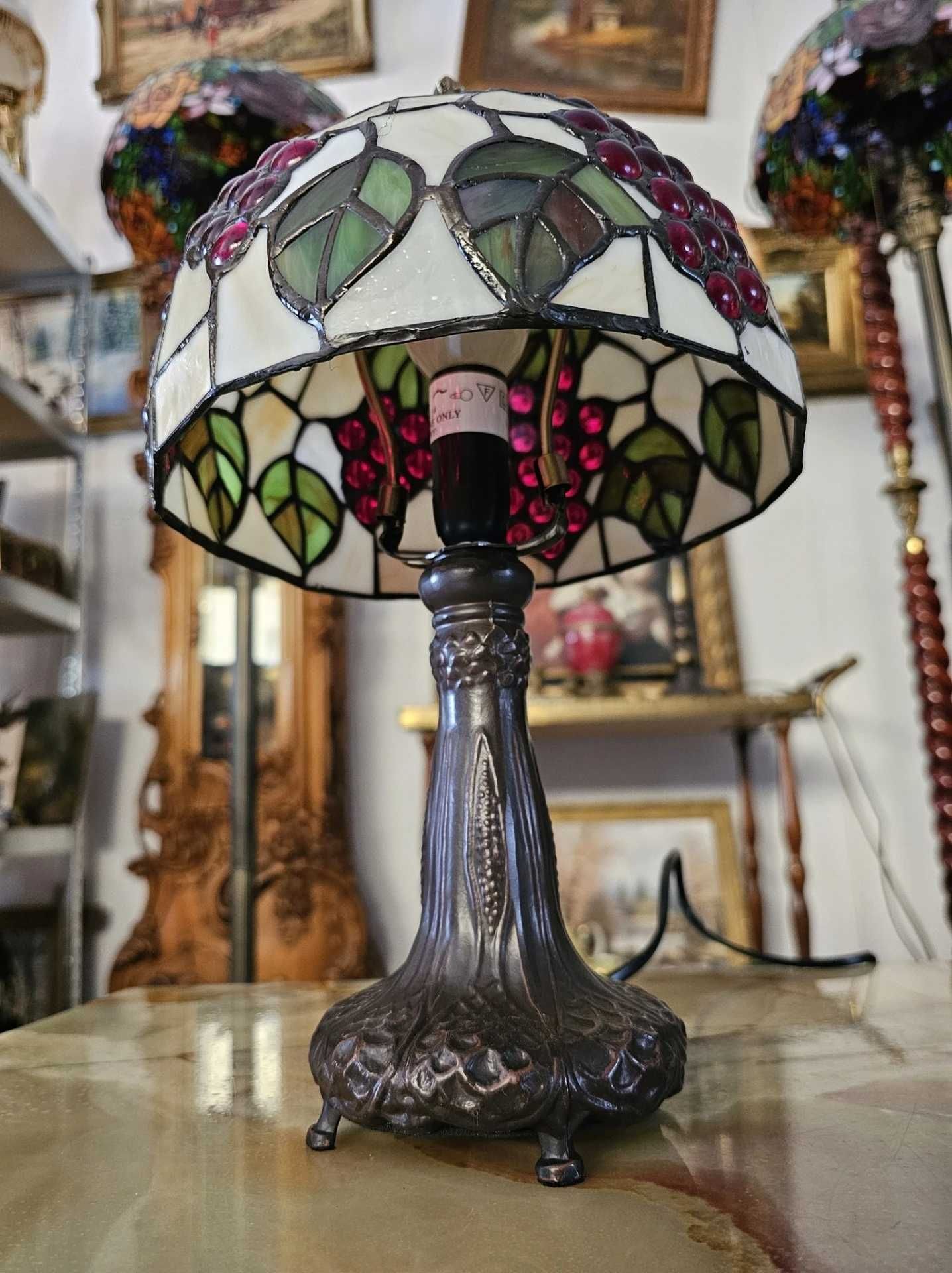 2 lămpi stil Tiffany-