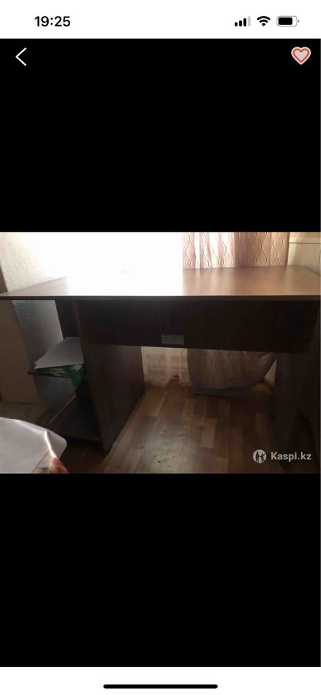 Стол письменный в хорошем состоянии