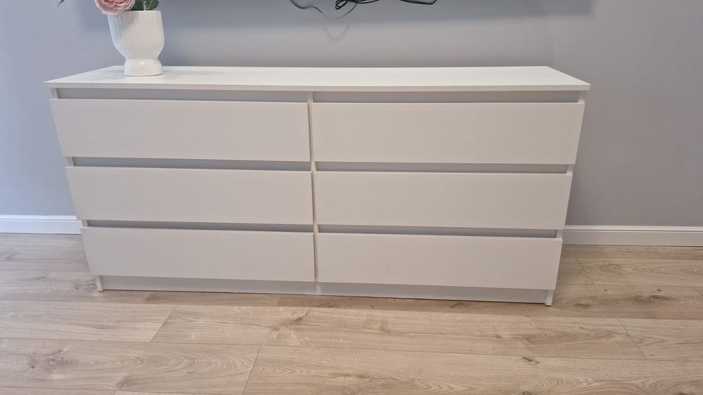 Продаю комод

Продаю современный белый комод в отличном состоянии.
6 в