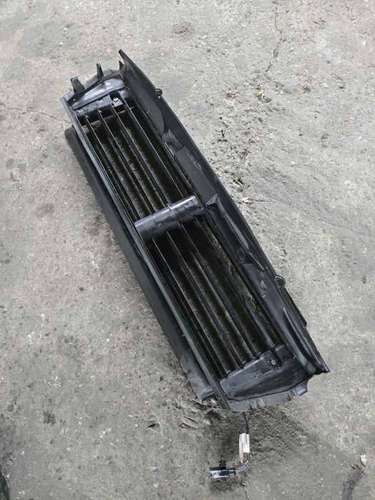 Grila activa deflector cu flapsuri Vw Passat B8 cod 95B965501H / 3G012