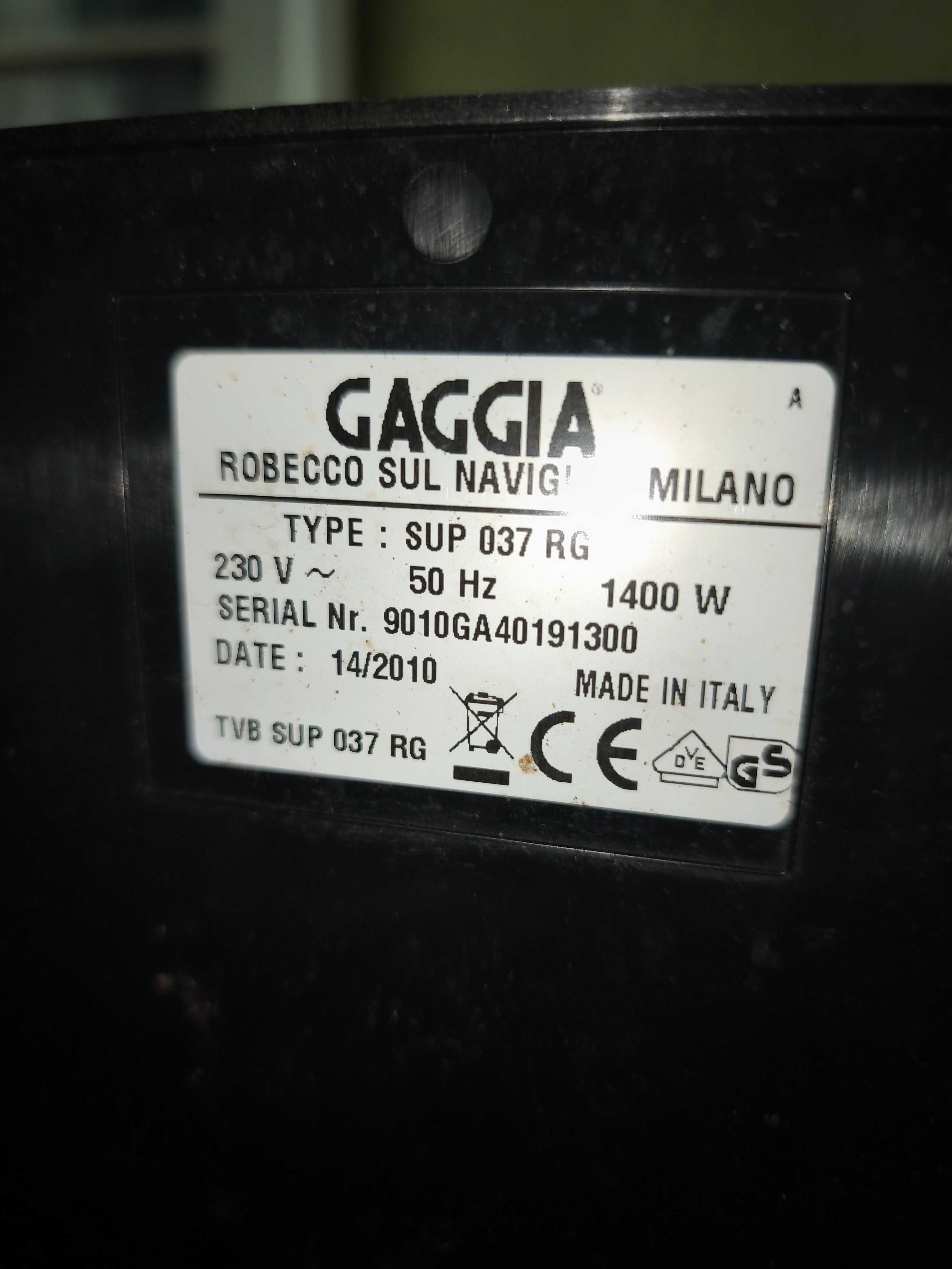 Продавам Saeco Gaggia с аква филтър и капучинатор