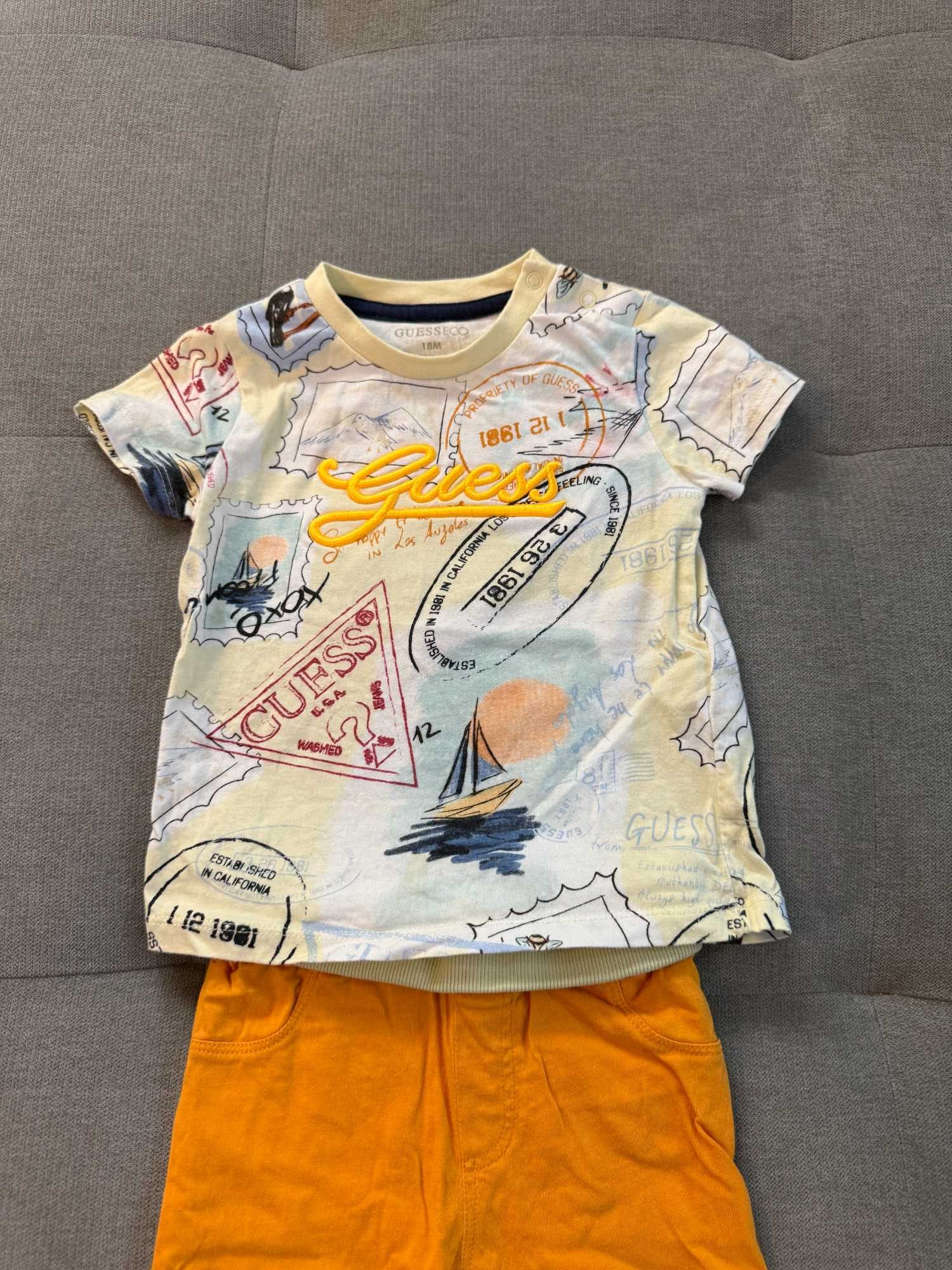 Set Pantaloni scurți + Tricou Guess orange, băiat, M86, 18 Luni