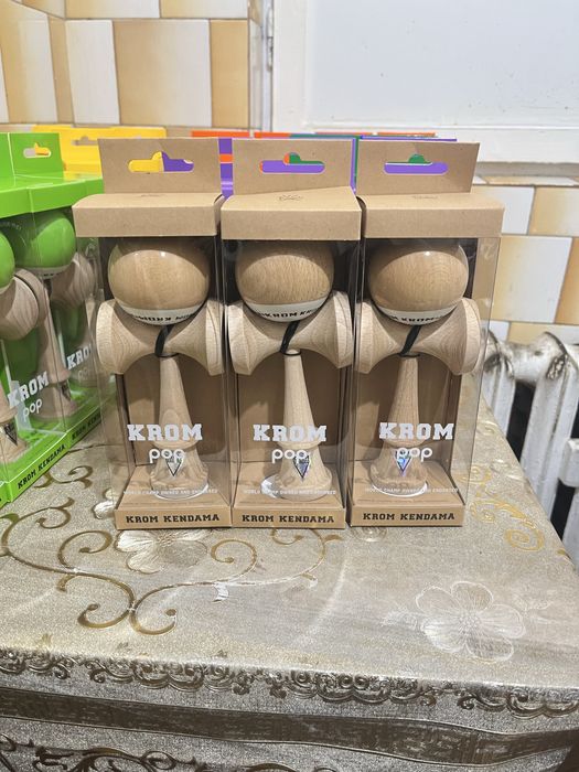 Kendama krom toate culorile