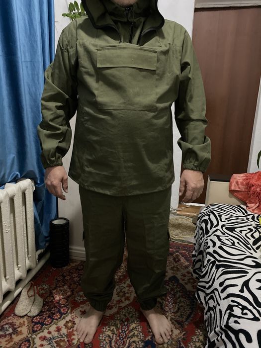 Костюм противоэнцифолидный . Спец одежда