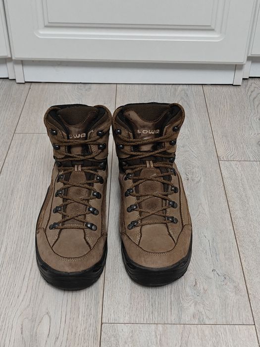 Lowa mărimea 41 .